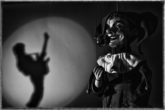 Sinister Puppet c/w Guitarist.